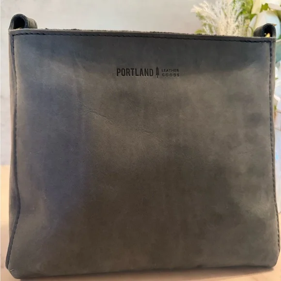 Portland Leather Storm Triangle Bag - Picture 9 of 9